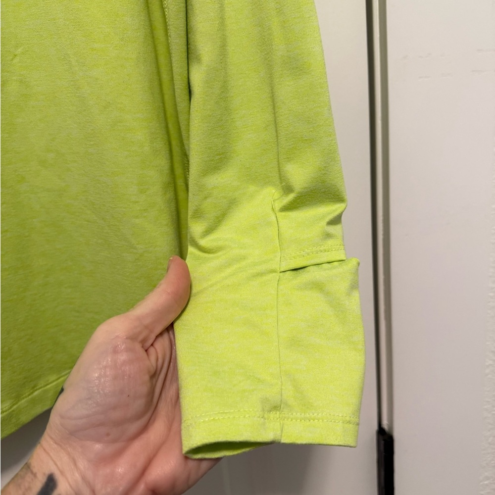 Nike woman’s  Lime Long Sleeve Tee - Picture 10 of 11
